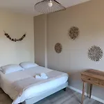 Maison Au Coeur Du Village Avec Parking