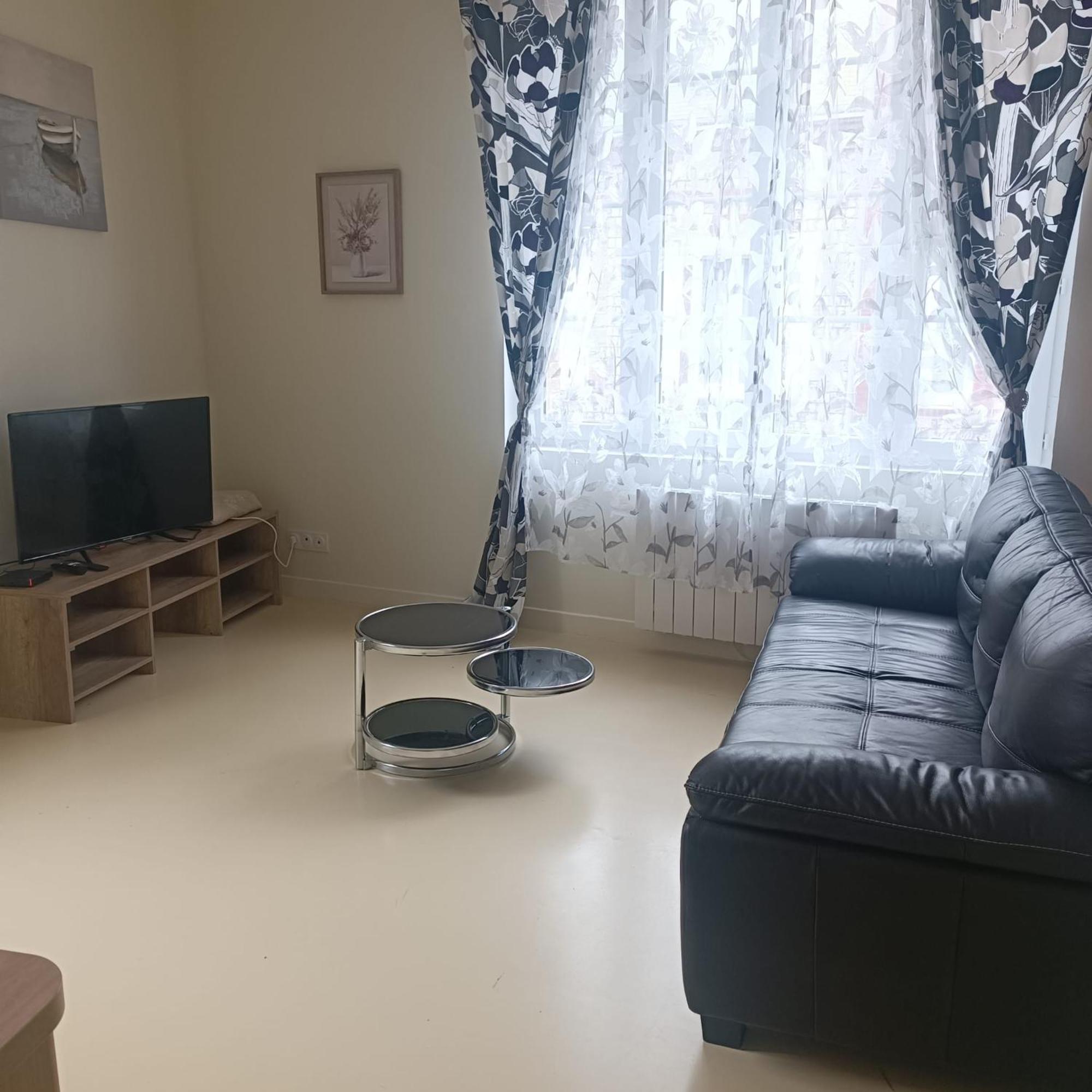 Maison Au Coeur Du Village Avec Parking Apartment *